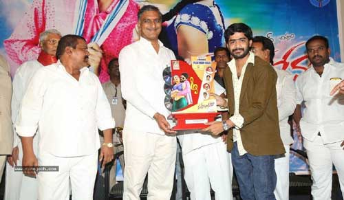 nuvvena adi neevena,rajkumar,harish rao,vamsi krishna,anusri,sri venkat  ‘నువ్వేనా అది నీవేనా’	ప్లాటినమ్‌ డిస్క్‌ ఫంక్షన్‌